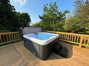 South Lodge with Hot Tub